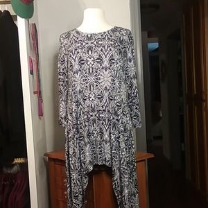 Kate & Mallory Dramatic Sharkbite Tunic